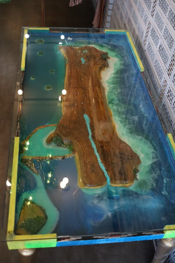 Aqua Ocean Crest